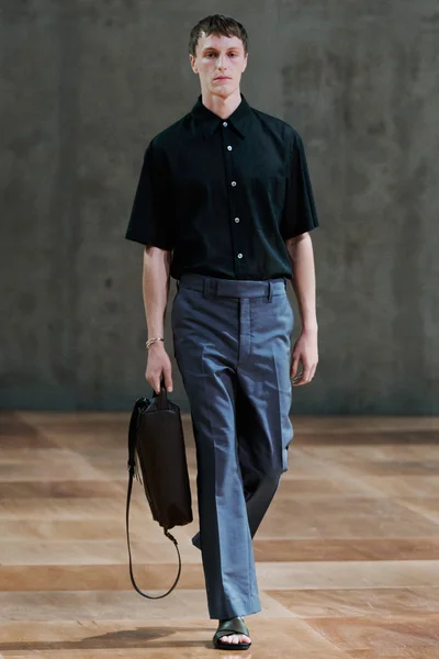 Look 43